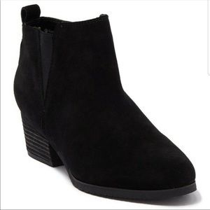 Blondo Ida Waterproof Black Suede Ankle Boots